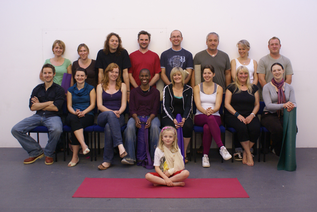 17 Yoga Students